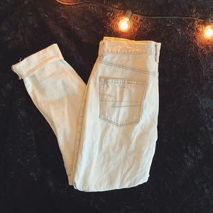 American Eagle High-Rise Mom Jeans